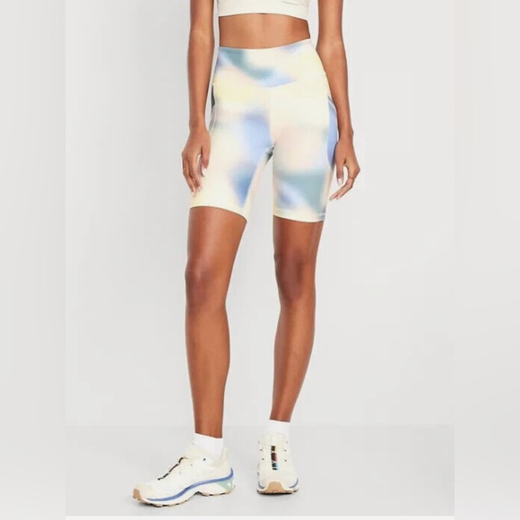 Old Navy High Rise PowerSoft Biker Shorts - Picture 4 of 8